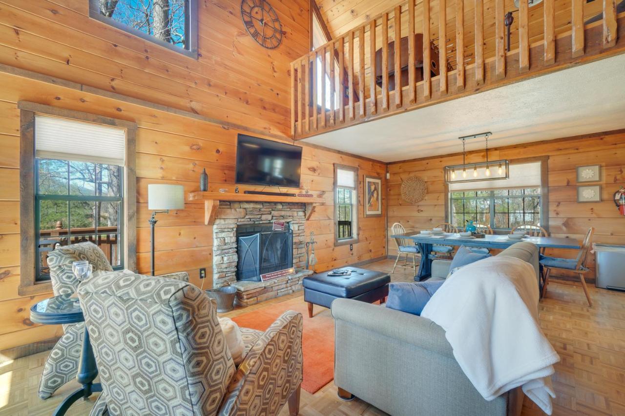 Central Sevierville Cabin With Hot Tub And Views! Kültér fotó