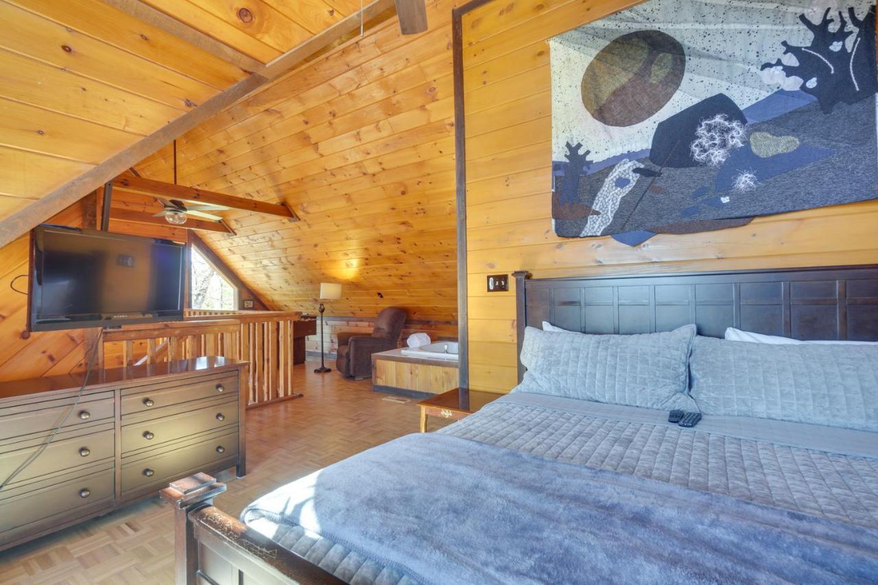 Central Sevierville Cabin With Hot Tub And Views! Kültér fotó