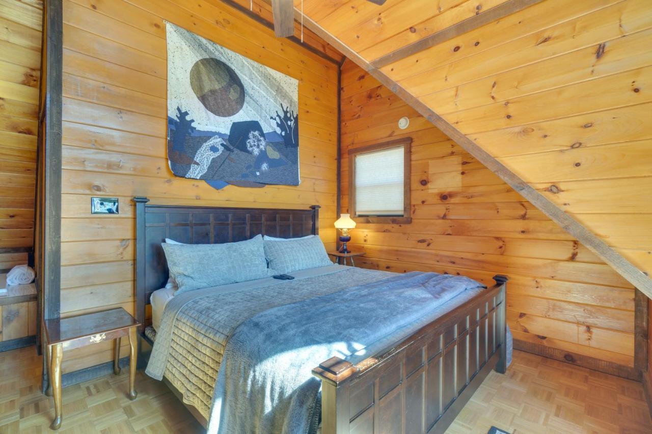 Central Sevierville Cabin With Hot Tub And Views! Kültér fotó